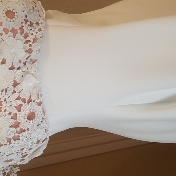 Victor Costa White Formal Gown  with Floral Sweetheart Appliqué Neckline Bodes - Picture 4 of 8